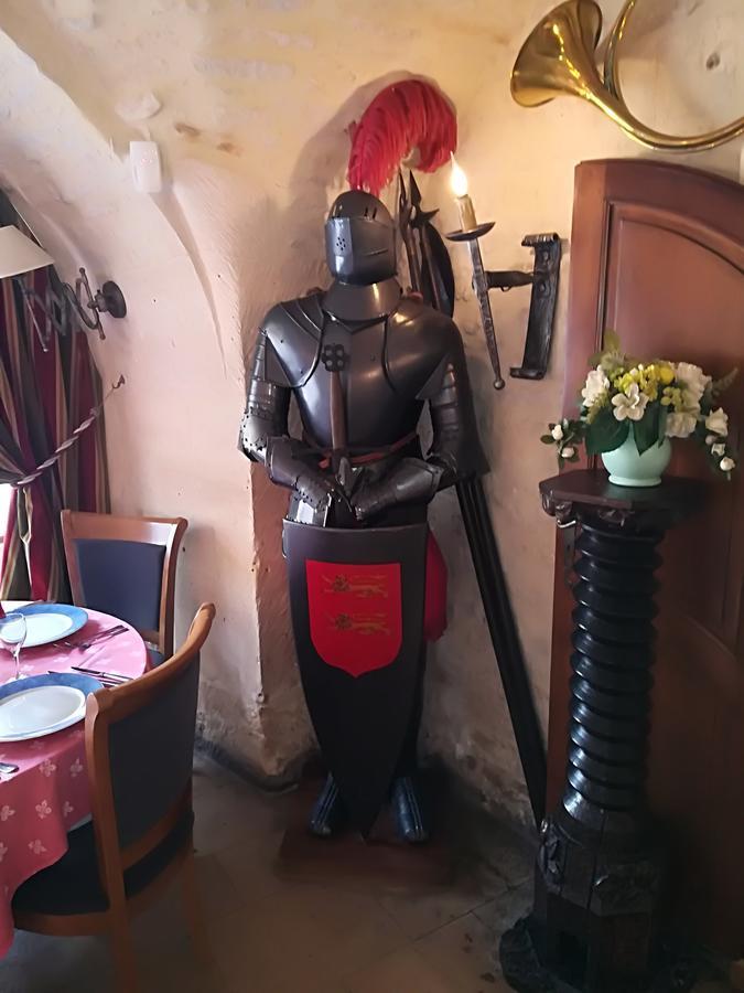 Hostellerie Saint Martin Creully sur Seulles Buitenkant foto